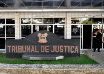 Justiça determina realização imediata de procedimentos em idosa com sequelas de AVC além de indenização