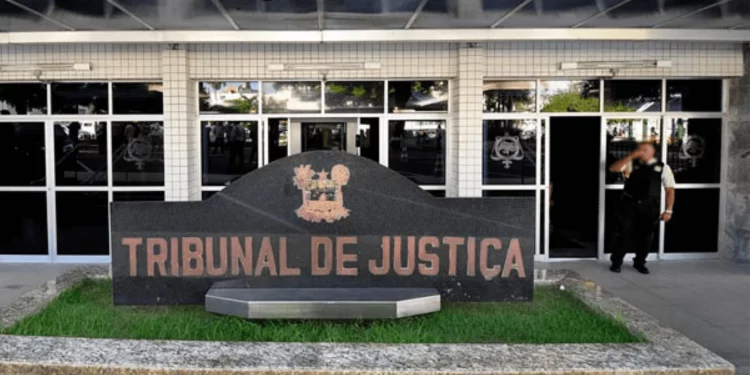 Justiça determina realização imediata de procedimentos em idosa com sequelas de AVC além de indenização