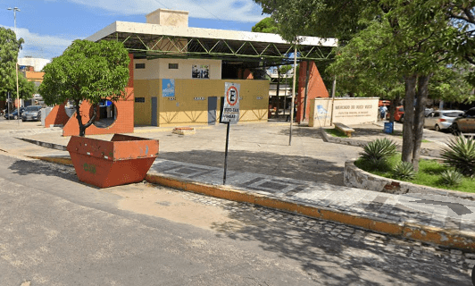 Homem suspeito de assalto é agredido pela população em Mossoró