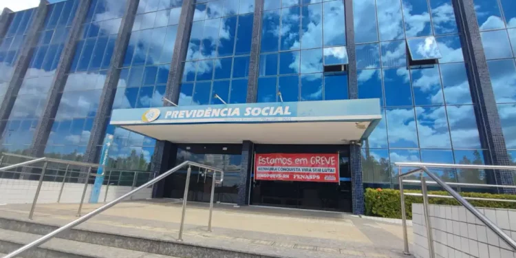 Greve do INSS suspende atendimentos na agência de Mossoró