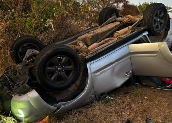 Capotamento é registrado na BR 405