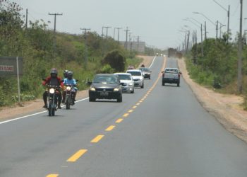 Restauração da RN-117 entre Mossoró e Governador avança com instalação de novas sinalizações