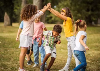 Momento Saúde: por que crianças precisam brincar?