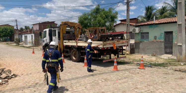 Moradores do Costa e Silva têm eletrodomésticos queimados durante falha de energia
