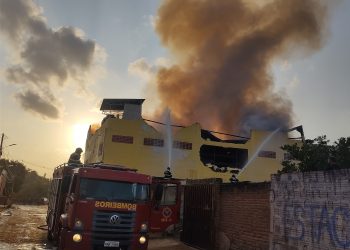 Incêndio atinge supermercado em Assú