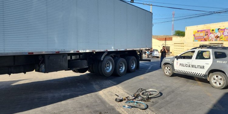 Homem é atropelado por carreta em cruzamento no bairro Barrocas