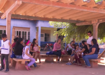 Mães realizam protesto na Escola Municipal Antônio Mendonça na Comunidade Coqueiro