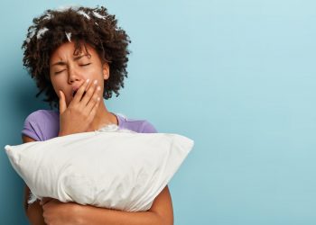 Momento Saúde: por que dá vontade de bocejar ao ver outra pessoa bocejando?