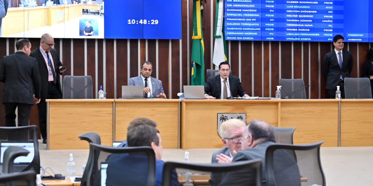 Deputados estaduais aprovam Projeto de Lei que proíbe banheiros unissex no RN