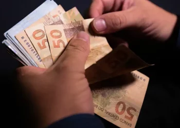 Governo conclui pagamento da folha salarial de setembro nesta segunda (30)