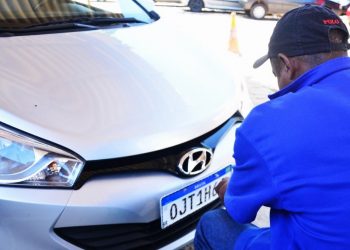 Emplacamento digital de veículos zero km ganha destaque no RN, mas adesão ainda é baixa