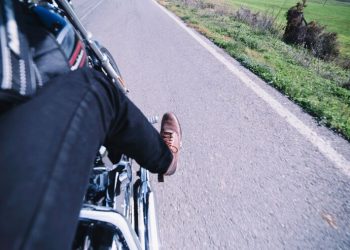 Justiça condena Estado do RN a indenizar cidadã por acidente em rodovia devido a buracos