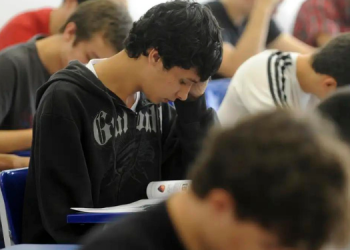 RN atinge 100% de estudantes da rede pública concluintes do ensino médio no Enem 2024