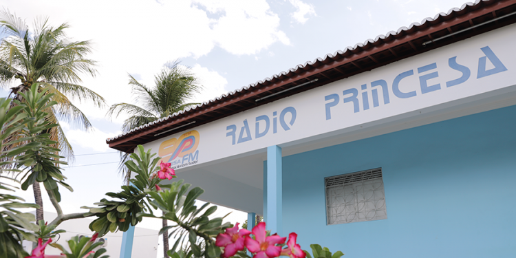 Rádio Princesa 90 FM celebra 43 anos de fundação