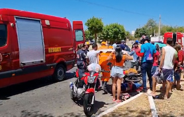 Colisão entre motociclistas deixa feridos no bairro Aeroporto