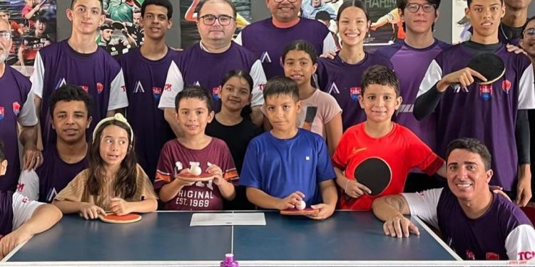 Projeto social oferece aulas de tênis de mesa para jovens da rede pública em Mossoró