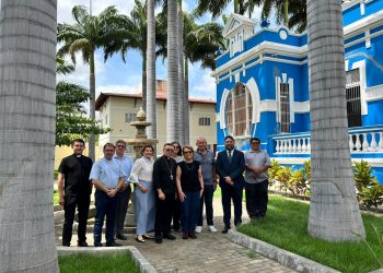 Dom Francisco recebe a neta de Miguel Faustino