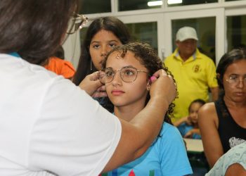 Projeto “Ver com Saúde” do Sesc RN beneficia 64 alunos em Mossoró com óculos de grau