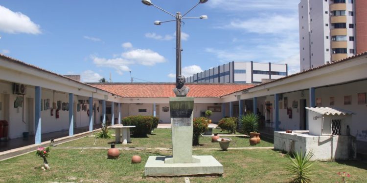 Uern realiza mutirão para colocação gratuita de DIU em Mossoró