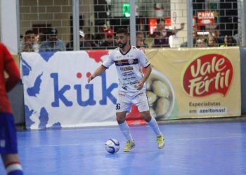 Mossoroense Eric Domingos é destaque no futsal paranaense