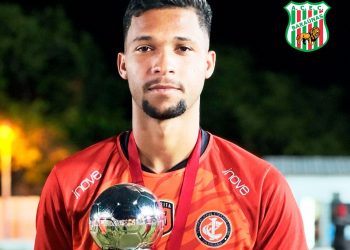 Baraúnas anuncia atacante Mano Walter