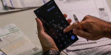 Endividamento avança em novembro, mas perfil das dívidas aponta uso mais consciente do crédito