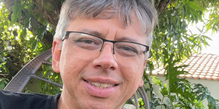 Gutemberg Dias celebra realização de transplante renal