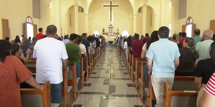 Natal é celebrado com missa na Catedral de Santa Luzia