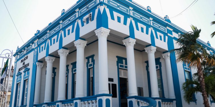 Portaria convoca servidores a apresentar comprovação de frequência de ponto eletrônico