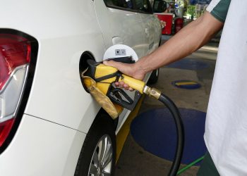 Preços do diesel e da gasolina sobem na refinaria Clara Camarão em Guamaré
