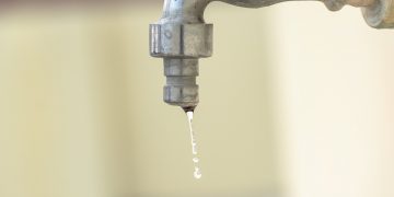 Caern suspende abastecimento de água em comunidades rurais de Caraúbas por dois dias