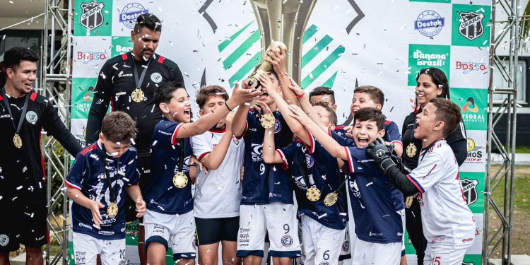 Impacto Clube conquista título em competição sub-10 no Ceará