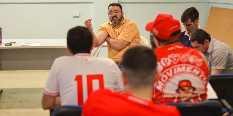 Potiguar detalha finanças e discute planejamento em reunião com torcedores