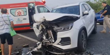 Três pessoas ficam feridas em grave acidente na BR-304, em Mossoró