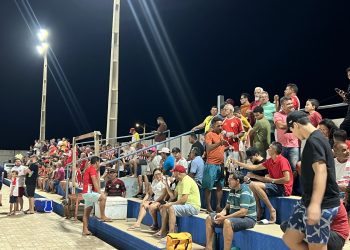 Amistoso do Potiguar em Tibau atraiu torcedores para o Estádio Rogerão