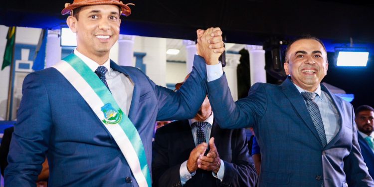 Allyson Bezerra toma posse ao lado de Marcos Medeiros na Prefeitura de Mossoró