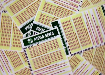 Mega-Sena acumula e prêmio vai a R$ 30 milhões no sorteio deste sábado (25)