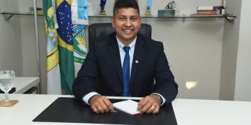 Novo presidente da Câmara de Mossoró exonera cargos de confiança
