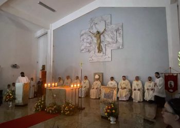 Ventania deixou mais de 6 mil residências sem energia em Mossoró; missa foi celebrada à luz de velas