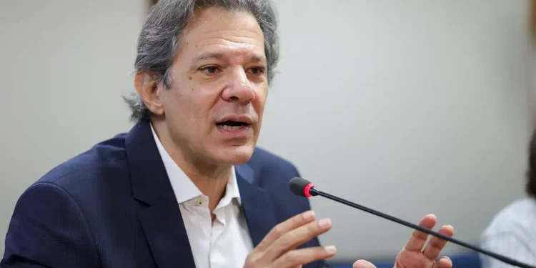 Ministro Fernando Haddad nega criação de imposto sobre o Pix: “fake news”