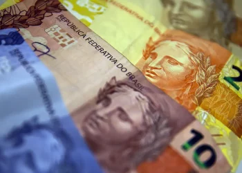 Governo conclui pagamento do 13º para servidores públicos estaduais nesta sexta (10)