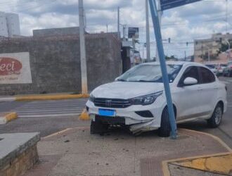Dupla é presa após realizar assalto e bater veículo no Centro de Mossoró