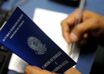 Número de potiguares que desistiram de procurar emprego em 2024 caiu 37%, segundo o IBGE