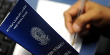 Número de potiguares que desistiram de procurar emprego em 2024 caiu 37%, segundo o IBGE