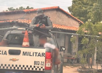 Polícia Militar de Grossos prende suspeitos durante assalto com reféns na zona rural do município