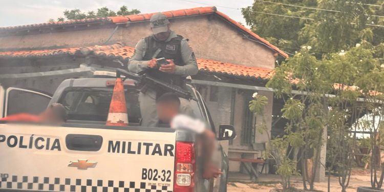 Polícia Militar de Grossos prende suspeitos durante assalto com reféns na zona rural do município