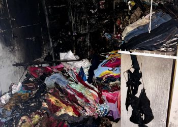 Incêndio destrói box de roupas infantis no Mercado Central