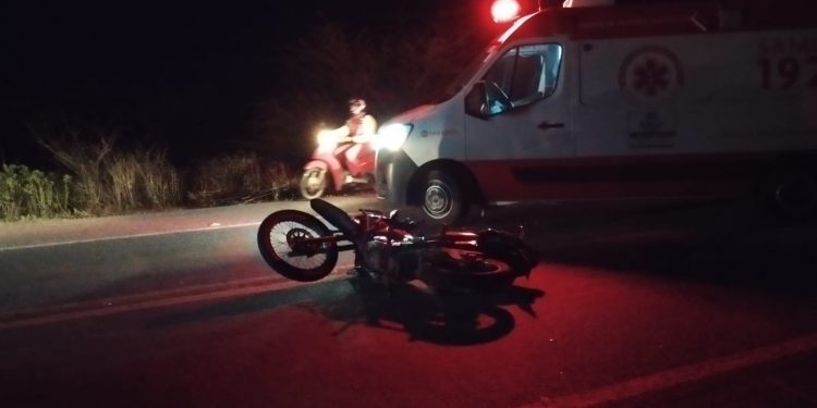 Acidente com animal deixa feridos na BR-110