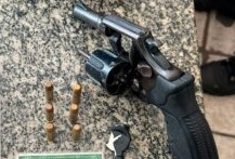 Casal é preso por porte ilegal de arma no bairro Dom Jaime Câmara, em Mossoró