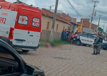 Homem é morto a tiros em via pública no bairro Barrocas